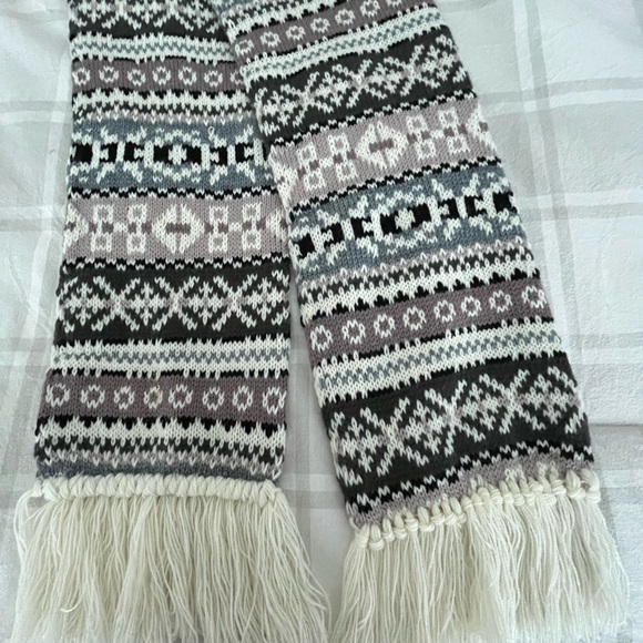 Scarf and beret set - Picture 4 of 12